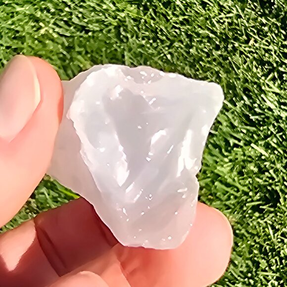 Rose Quartz Free-Form – One-of-a-Kind Crystal Beauty - Picture 3 of 3